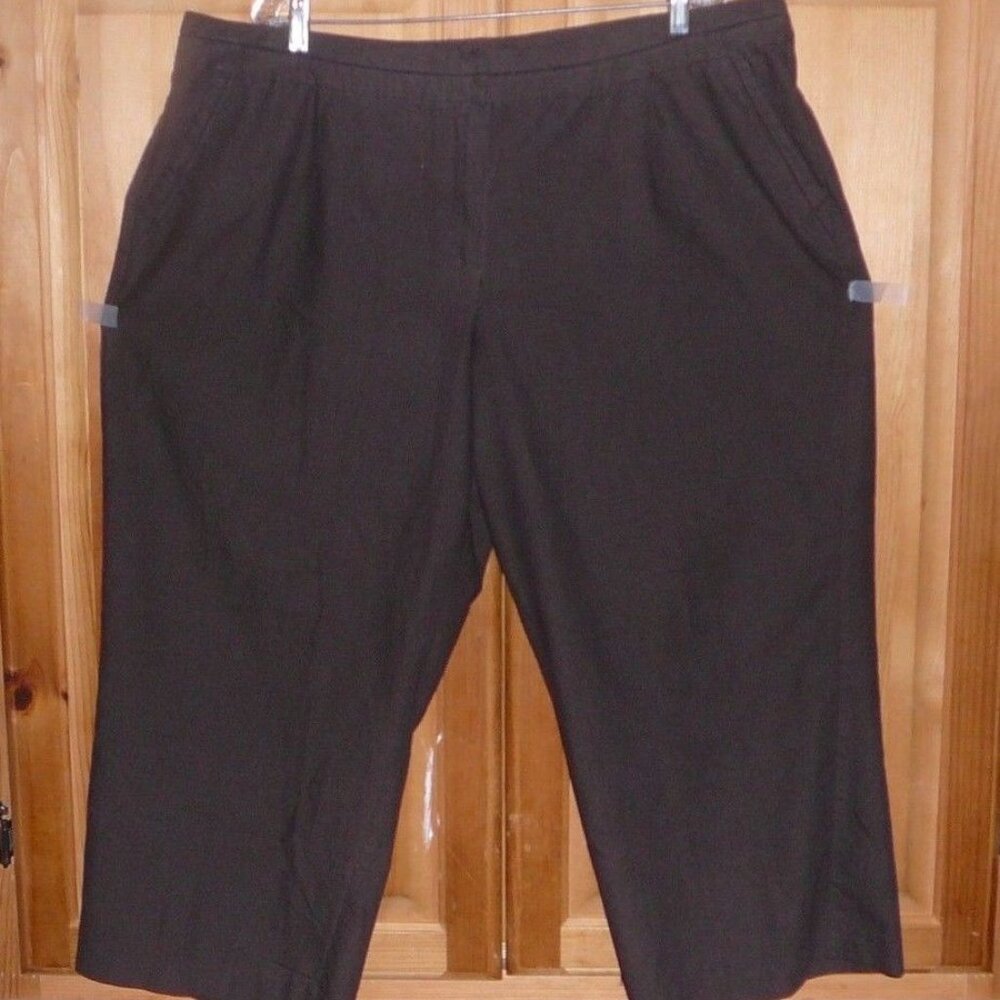 LARRY LEVINE Womans Size 22W High Quality Stretch Brown Short Pants Capris